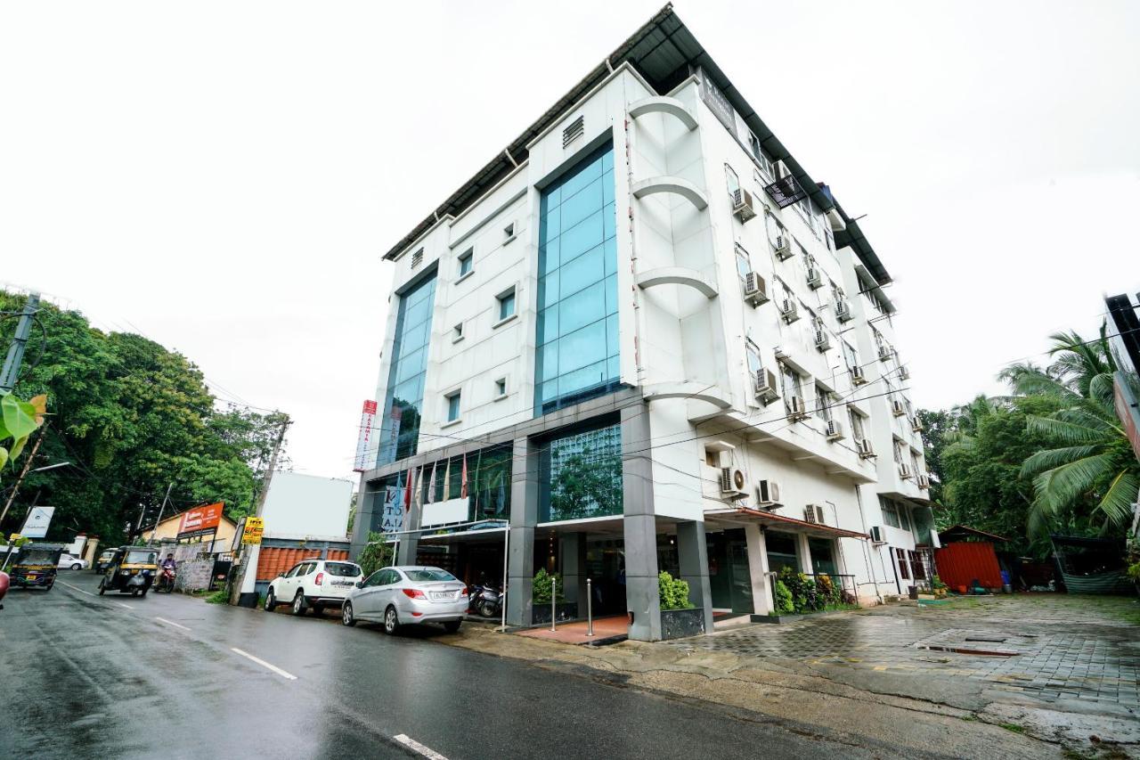 Oyo 1684 Hotel Malabar Inn 코지코드 외부 사진